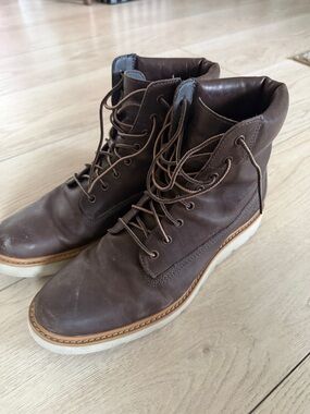 Timberland Men's Brown Leather Lace-Up Boots - Classic Casual Work Style